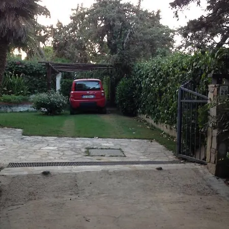 And Garden, 10 Min From Villa Villasimius