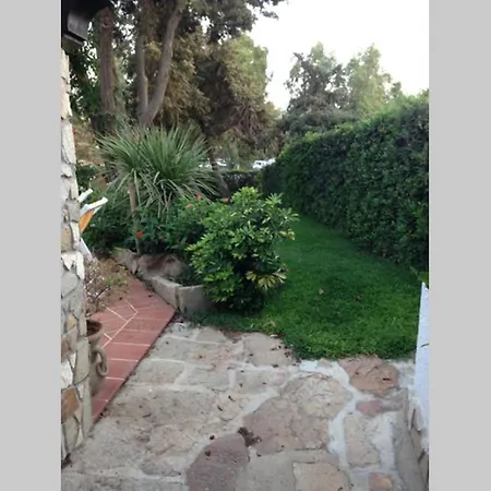 Villa And Garden, 10 Min From