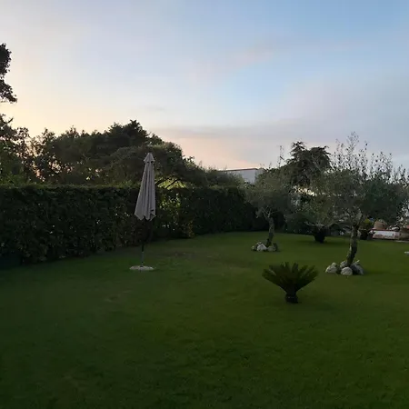 别墅 And Garden, 10 Min From